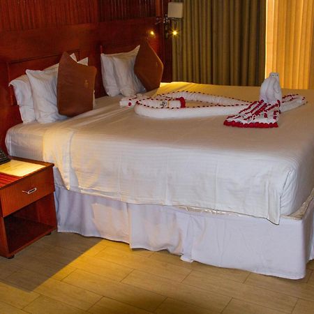 Sainte Famille Hotel Кигали Экстерьер фото
