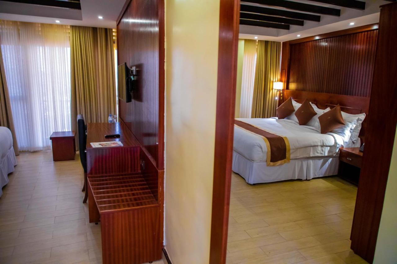 Sainte Famille Hotel Кигали Экстерьер фото