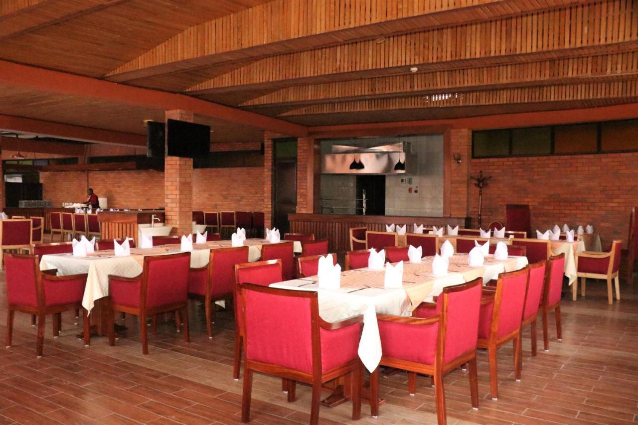 Sainte Famille Hotel Кигали Экстерьер фото